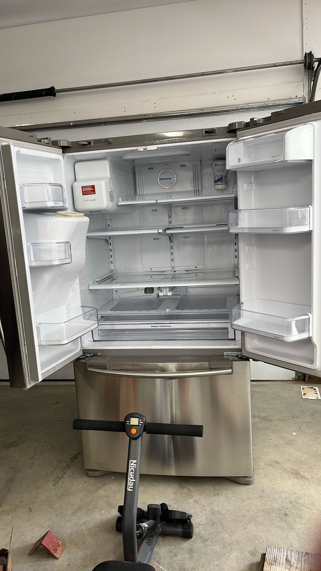 Refrigerator