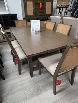 Dining Table And Chairs NEW 