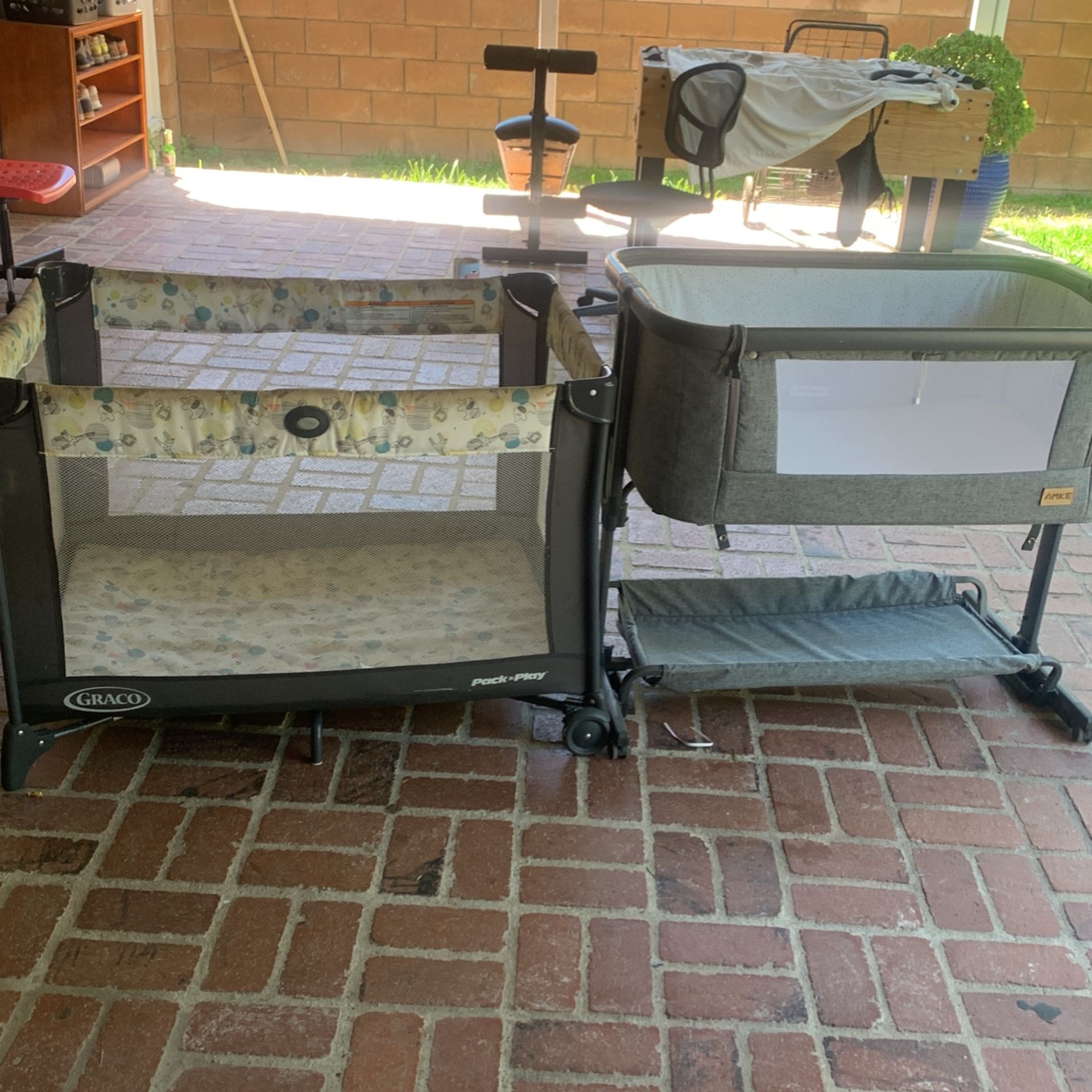 Baby Crib. Bassinet.