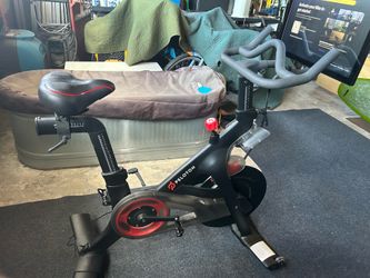 Peloton bike with two seat size option