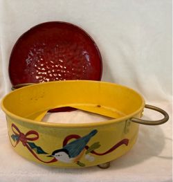 Hand-Painted Winter Birds Yellow Metal Lenox Casserole Holder & Dish
