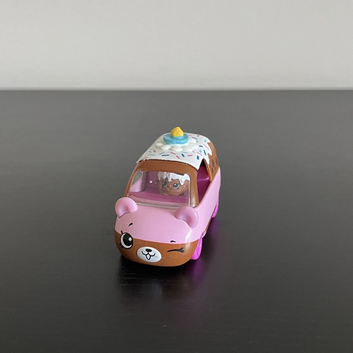Shopkins Happy B SUV Cutie Car Bumper Bakery Collection Season 1
