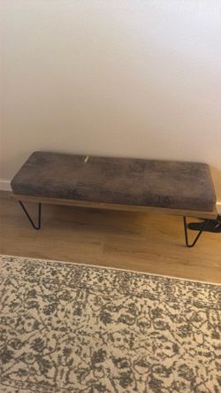 Entry bench