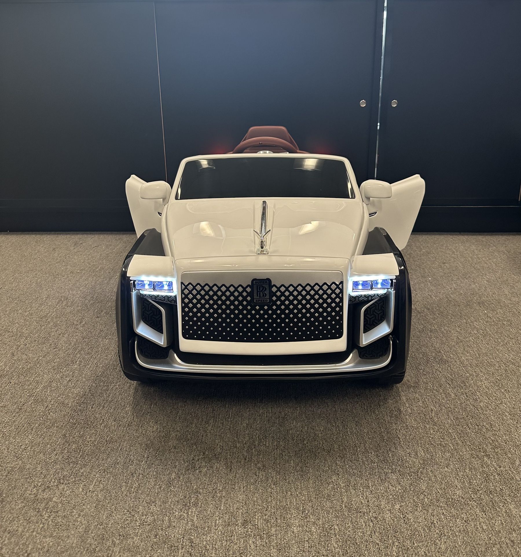 Brand New Power Wheel Ride On Rolls Royce Car For Kids.