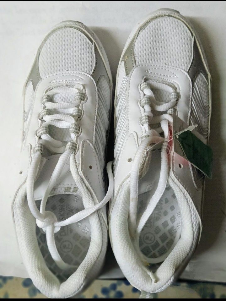 White Athletic Shoes Women's Size 7W