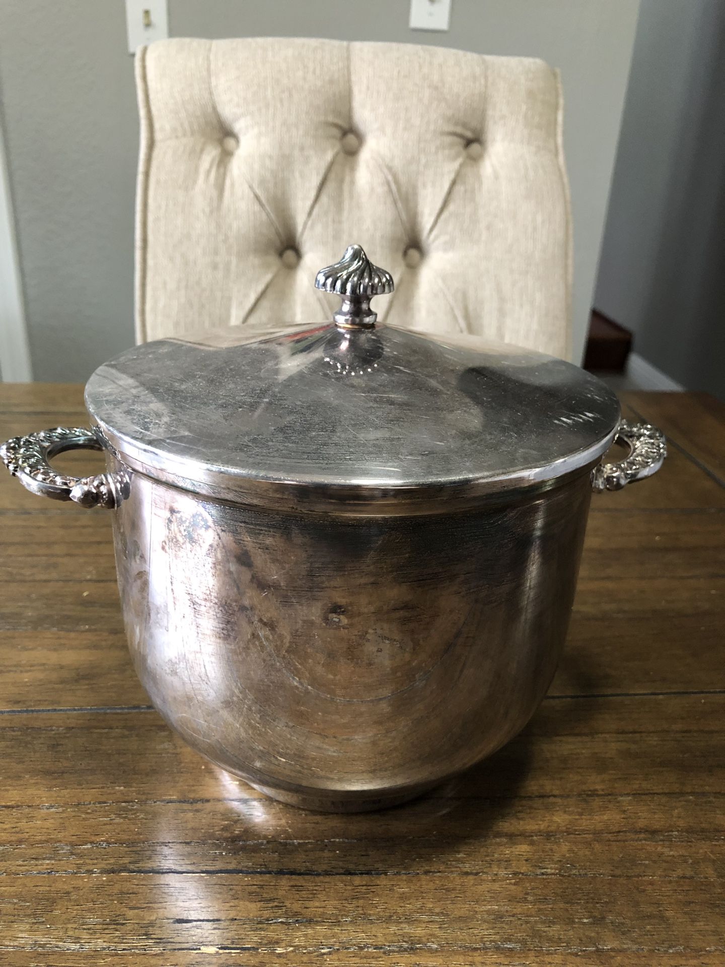 Vintage Pyrex English silver mfg Corp ice bucket