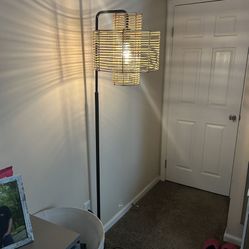 FLOOR💡LAMP - $60 (originally $120)