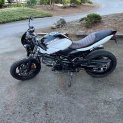 Suzuki SV650 