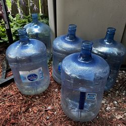 Deer Park 5-Gallon Water Jugs – Set of 4