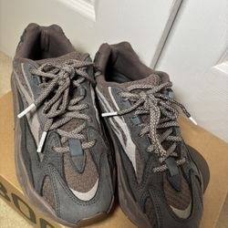 Yeezy Boost (Mauve)