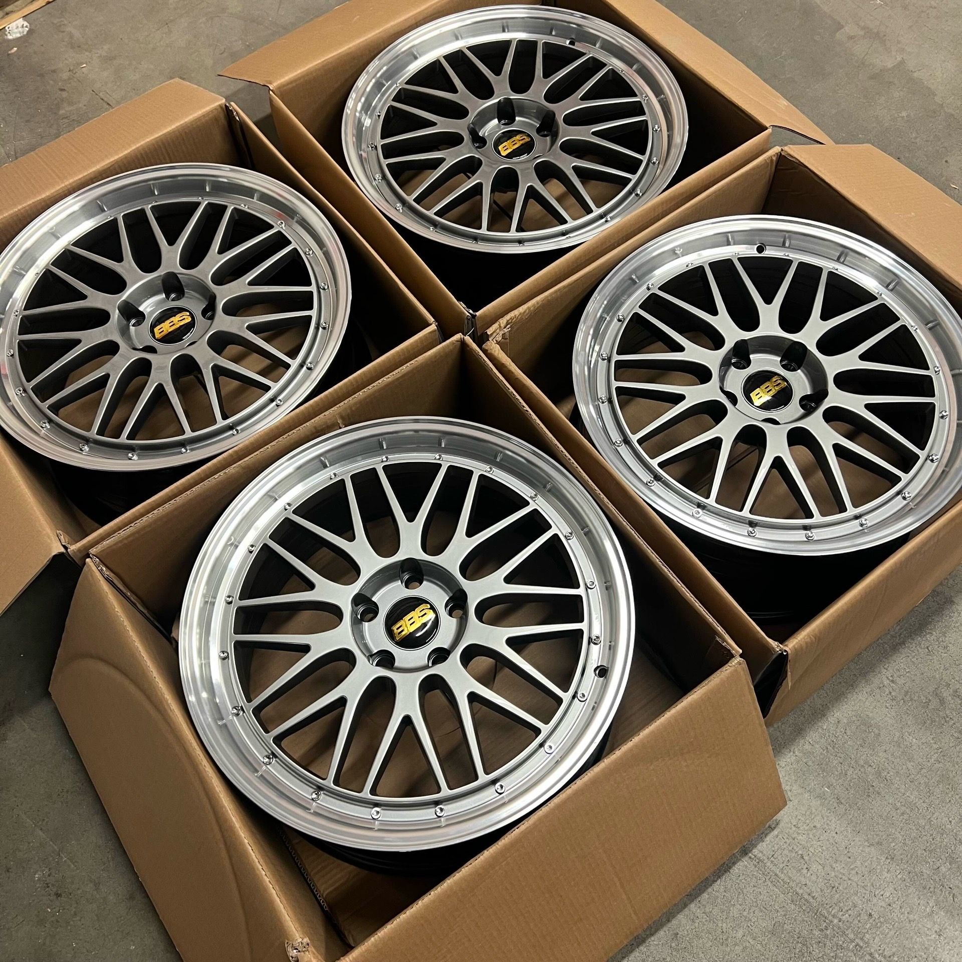 New Set 18 Inch BBS LM Style Wheels Rims 18x8 +35 (5x120) CB: 72.6