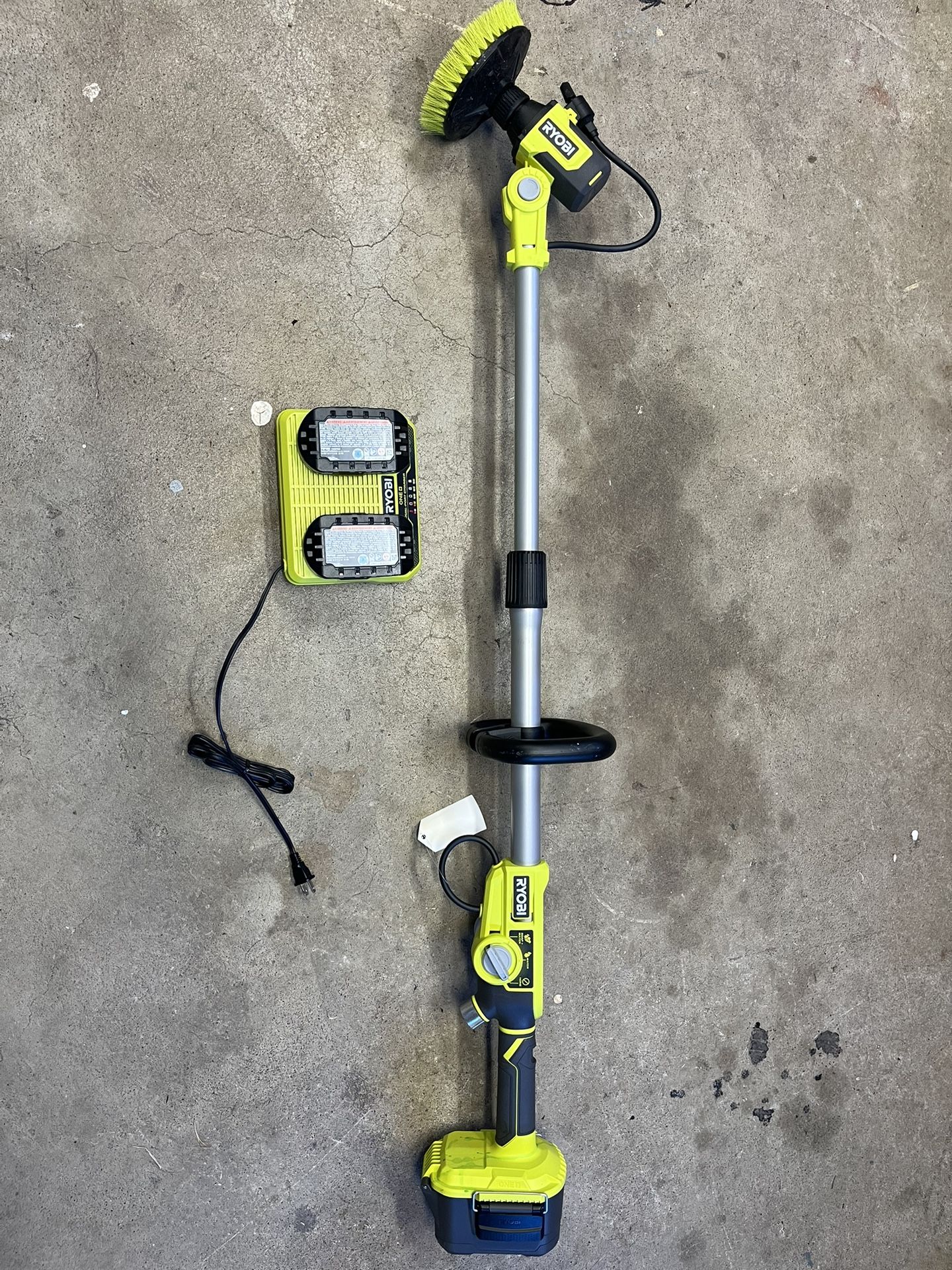 Ryobi Scrubber brush with charging pack