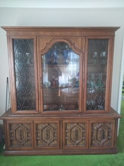 Got this beautifu China cabinet offerup