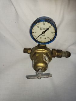 LPG PROPANE ADJUSTABLE REGULATOR