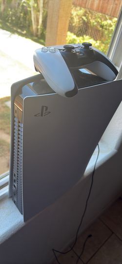 1 month old PS5 with disc