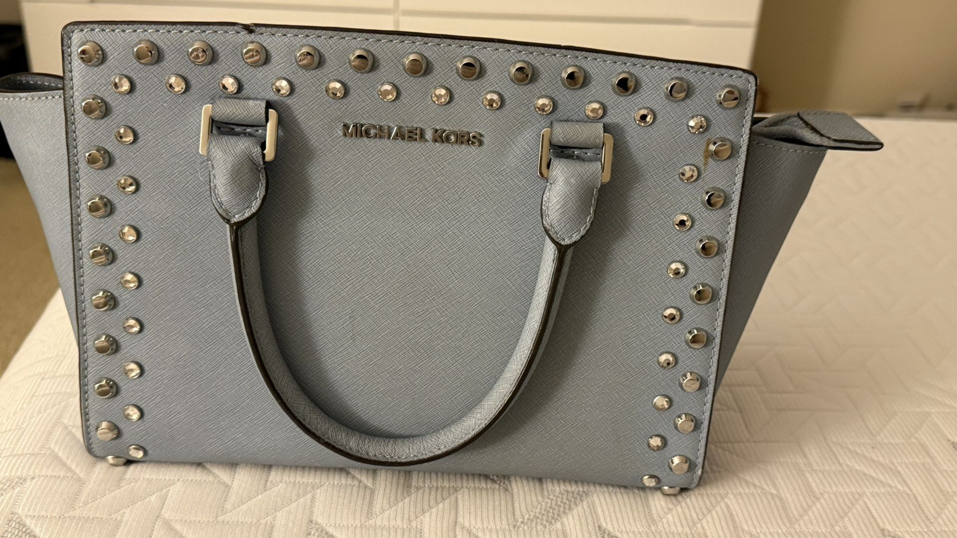 Michael Kors Studded Saffiano Tote – Light Grey