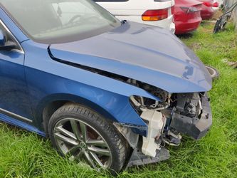 2016 Volkswagen Passat - FOR PARTS