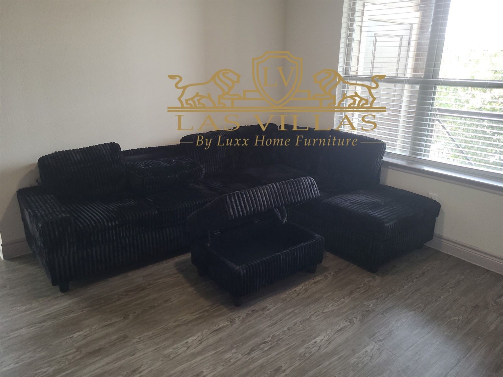 happy Home Furniture 48Heights Reversible Sectional + Ottoman Black Financing Available $39 Down payment
