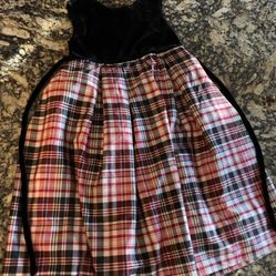 Girl’s Holiday Dress Size 6