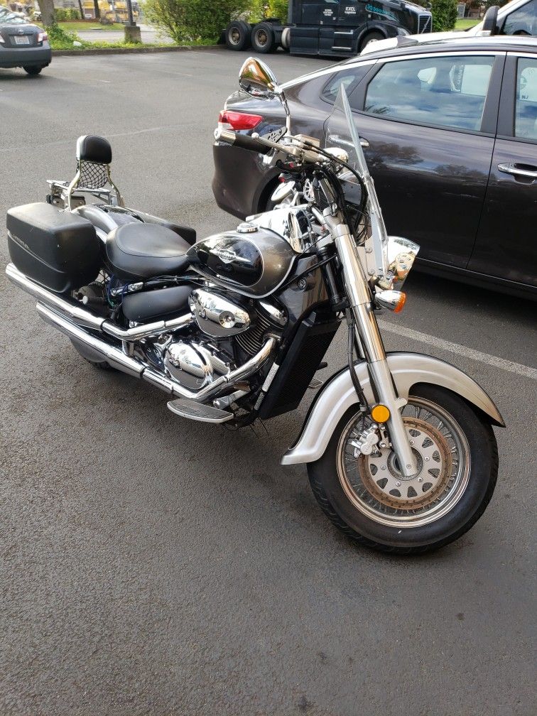 2005 Suzuki Boulevard