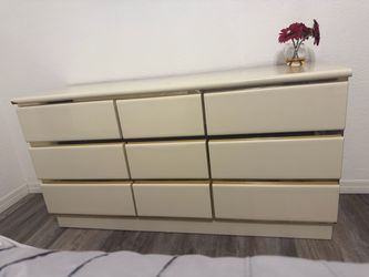 9 long Drawer Dresser