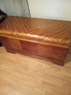 1944 lane cedar chest w key