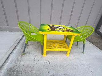 Kids table and chair set