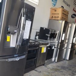 For SALE Brand New Never Used kitchen Package With Warranty 