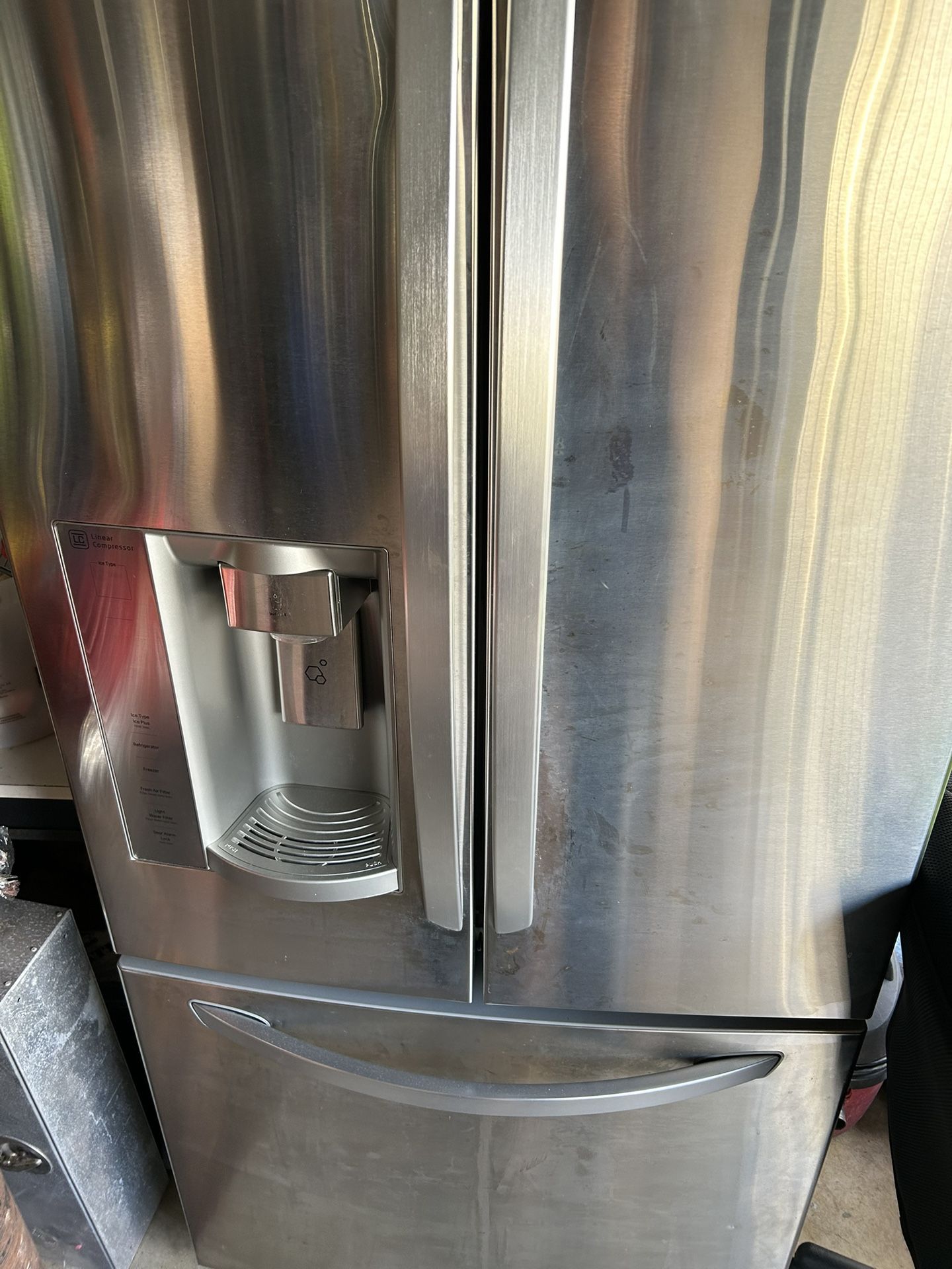 Refrigerator 