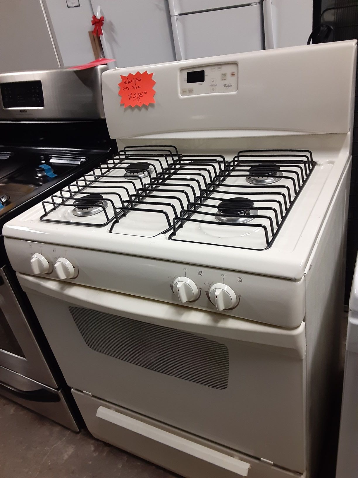 WHIRLPOOL GAS STOVE WORKING PERFECTLY 4 MONTHS WARRANTY