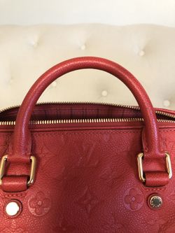 Authentic handbag ( Louis Vuitton)