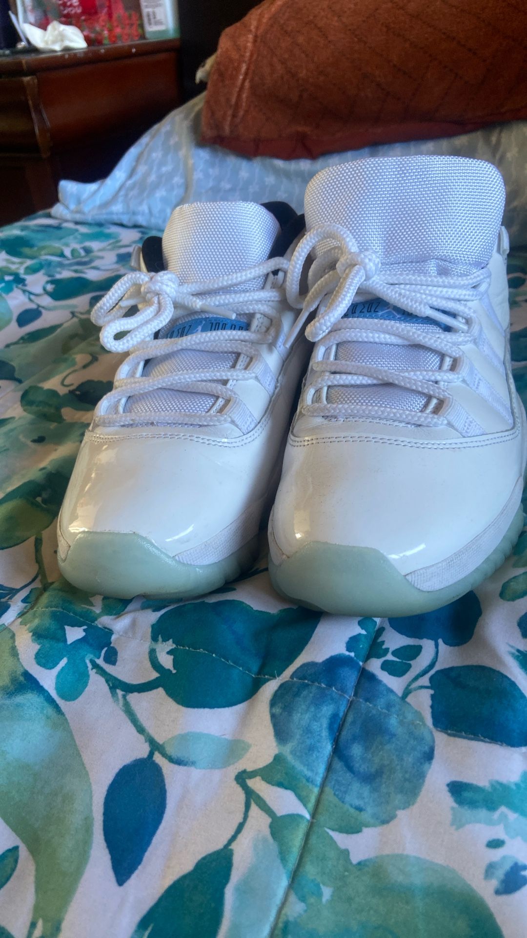Jordan Legend Blue 11s Size 9.5
