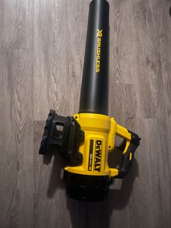 Dewalt blower 20v (no battery)