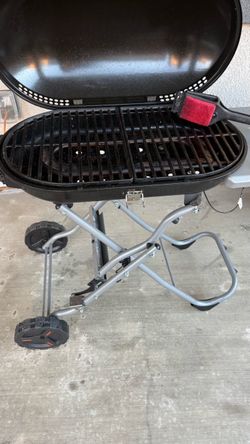 Portable gas grill