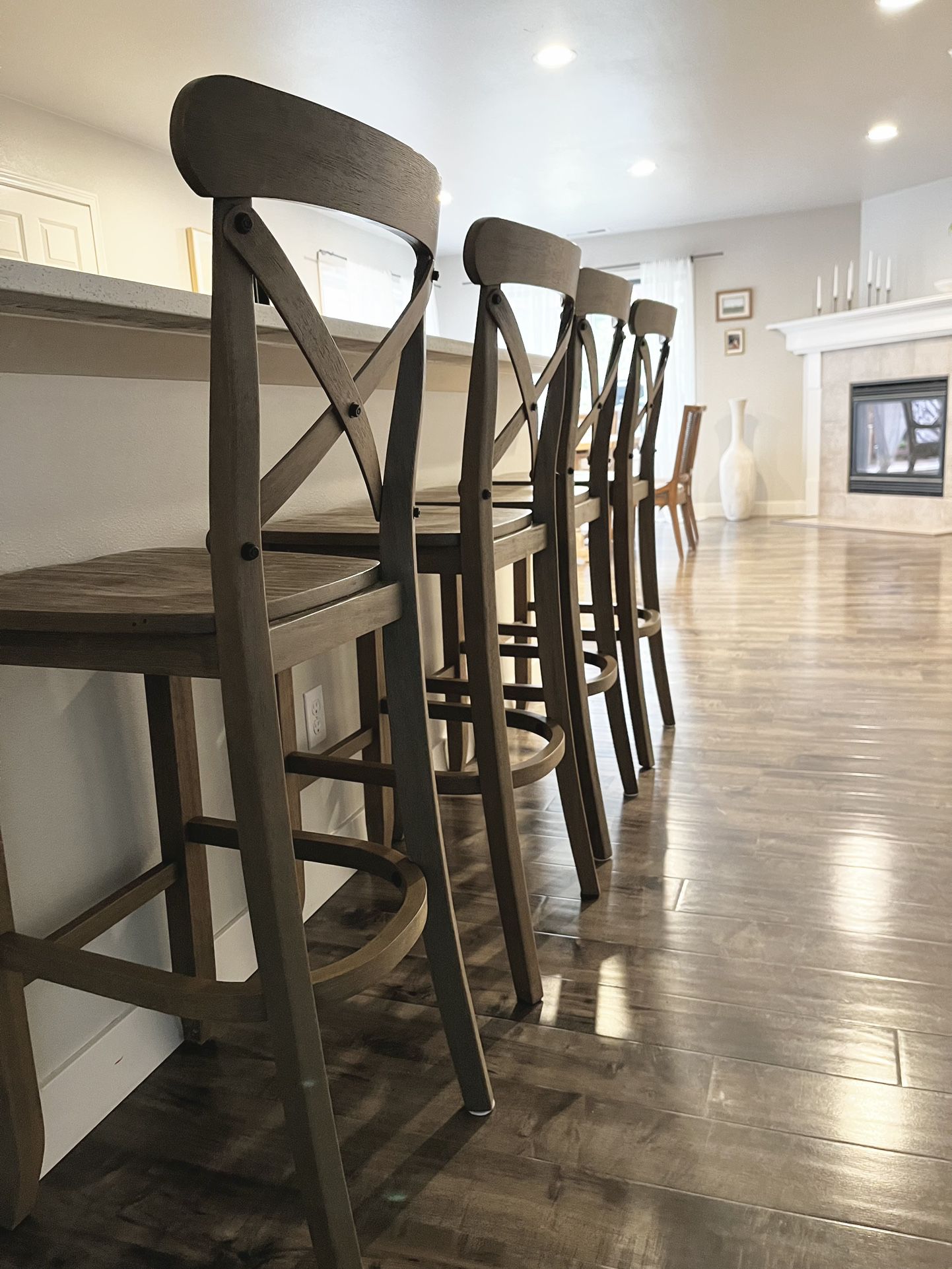 Wooden Bar Stools/ Bar Chairs/ Chairs/ Stools