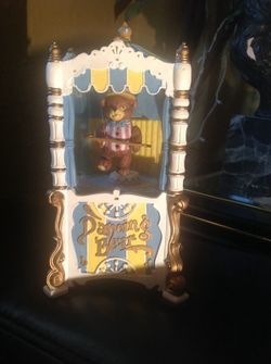 Dancing bear music box