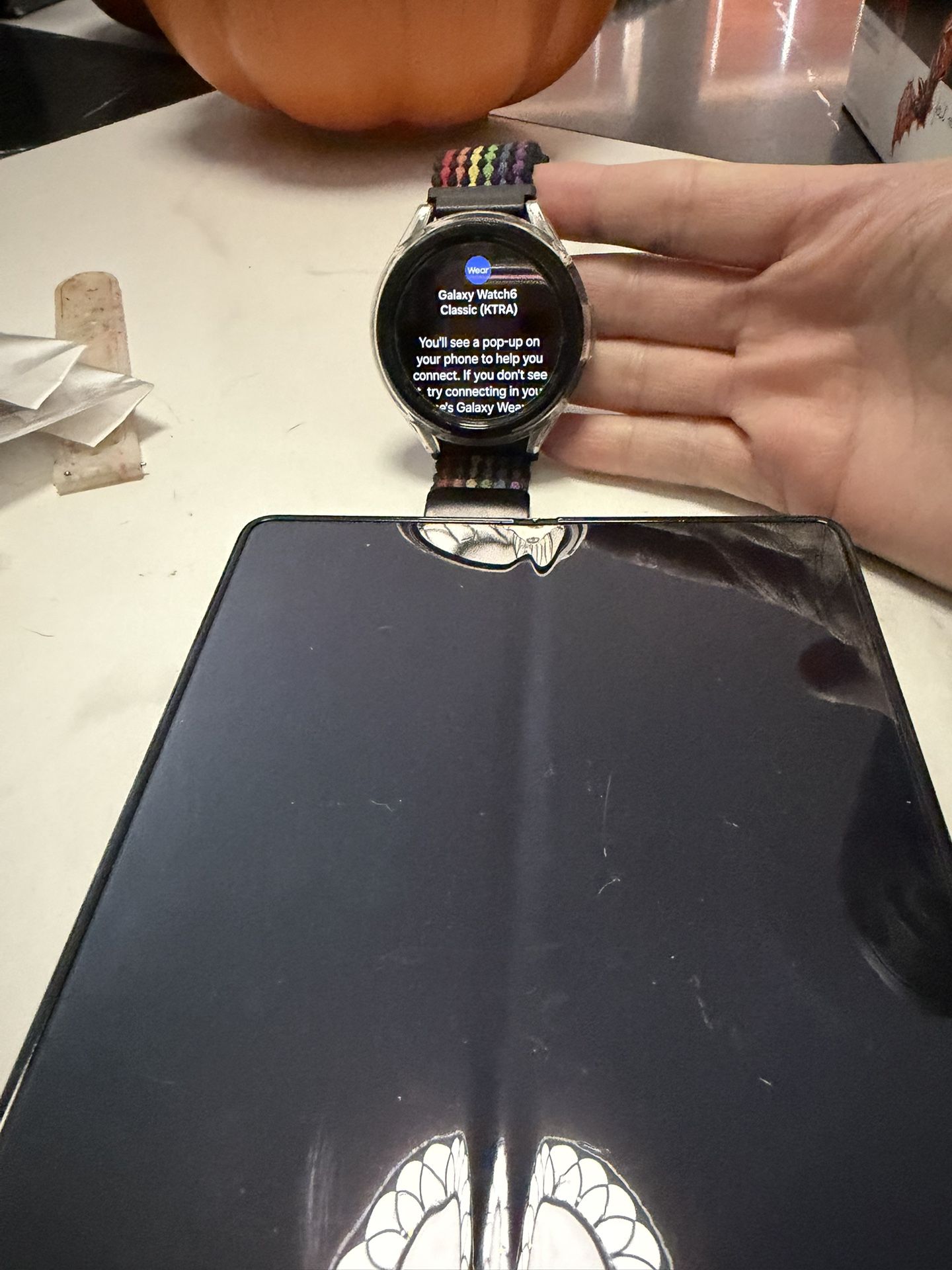 Samsung Galaxy Fold 5 + Galaxy Classic Watch. 