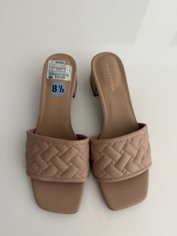 Marc Fisher Sandals 81/2 women Tan color