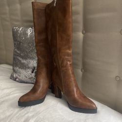 Boots Size 7 New 