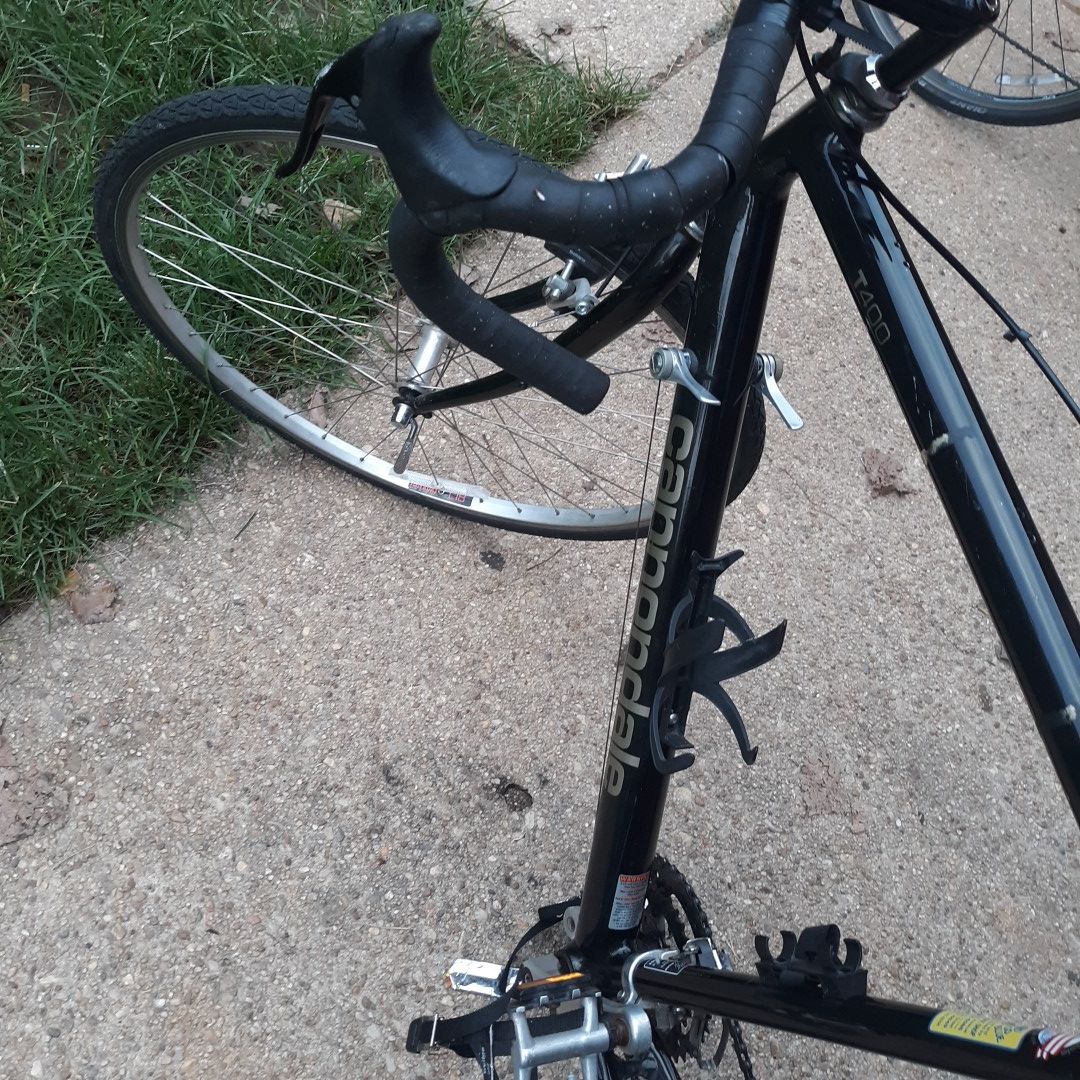 Cannondale T400 Racing Bicycle good Condition break good Gears great good Condition tires