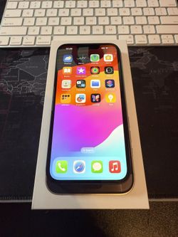 Apple iPhone 14 128GB Midnight ATT Locked MINT CONDITION