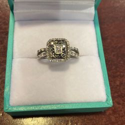10k White Gold Diamonds Princess Cut & Round Black Diamonds Size 5 Engagement Promise Anniversary Ring