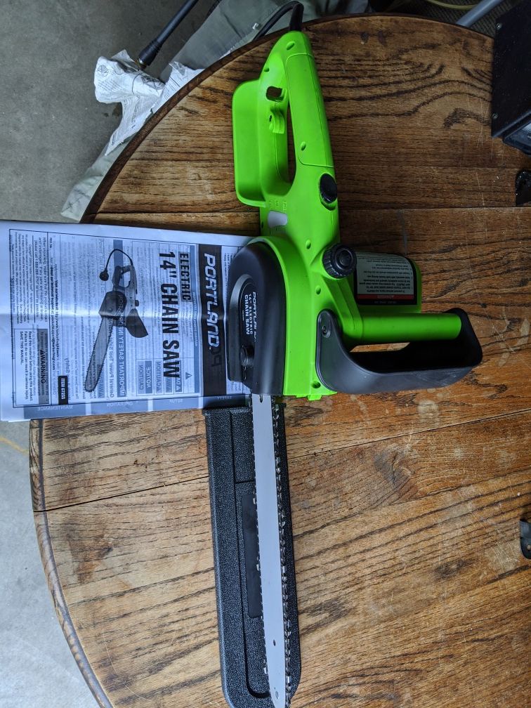 Portland 14" electric chainsaw for Sale in Mukilteo, WA OfferUp