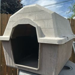 FREE DOG hOUSE