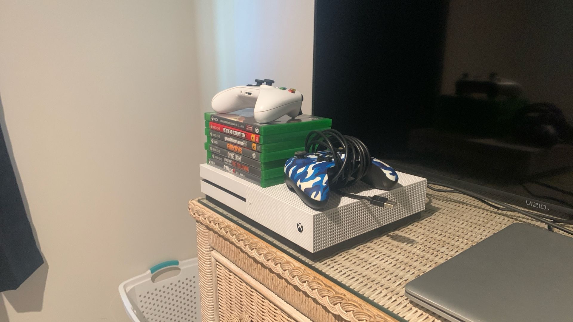 Xbox One (good condition) 