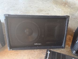 Floor Monitors (x 2) 220W peak 100W RMS