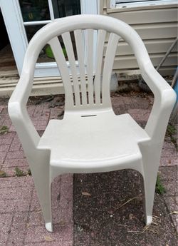 Outdoor stackable chairs