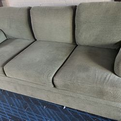 3 PERSON COUCH