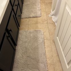 Plush Bathroom Rugs (2)