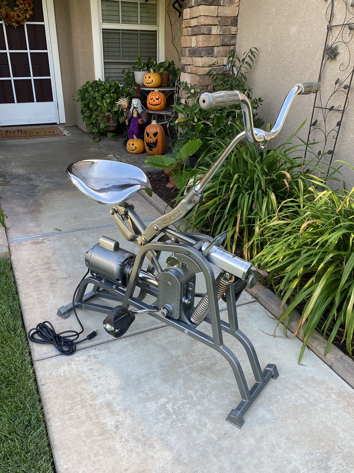 RARE VINTAGE “EXERCYCLE” MOTORIZED STATIONARY EXERCISE BIKE (CIRCA 1950’S) GREAT WORKING CONDITION / QUIET UNIT